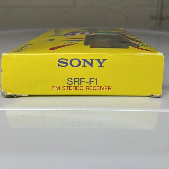 1986 Sony Sportsband SRF-F1 Sports FM Stereo Receiver